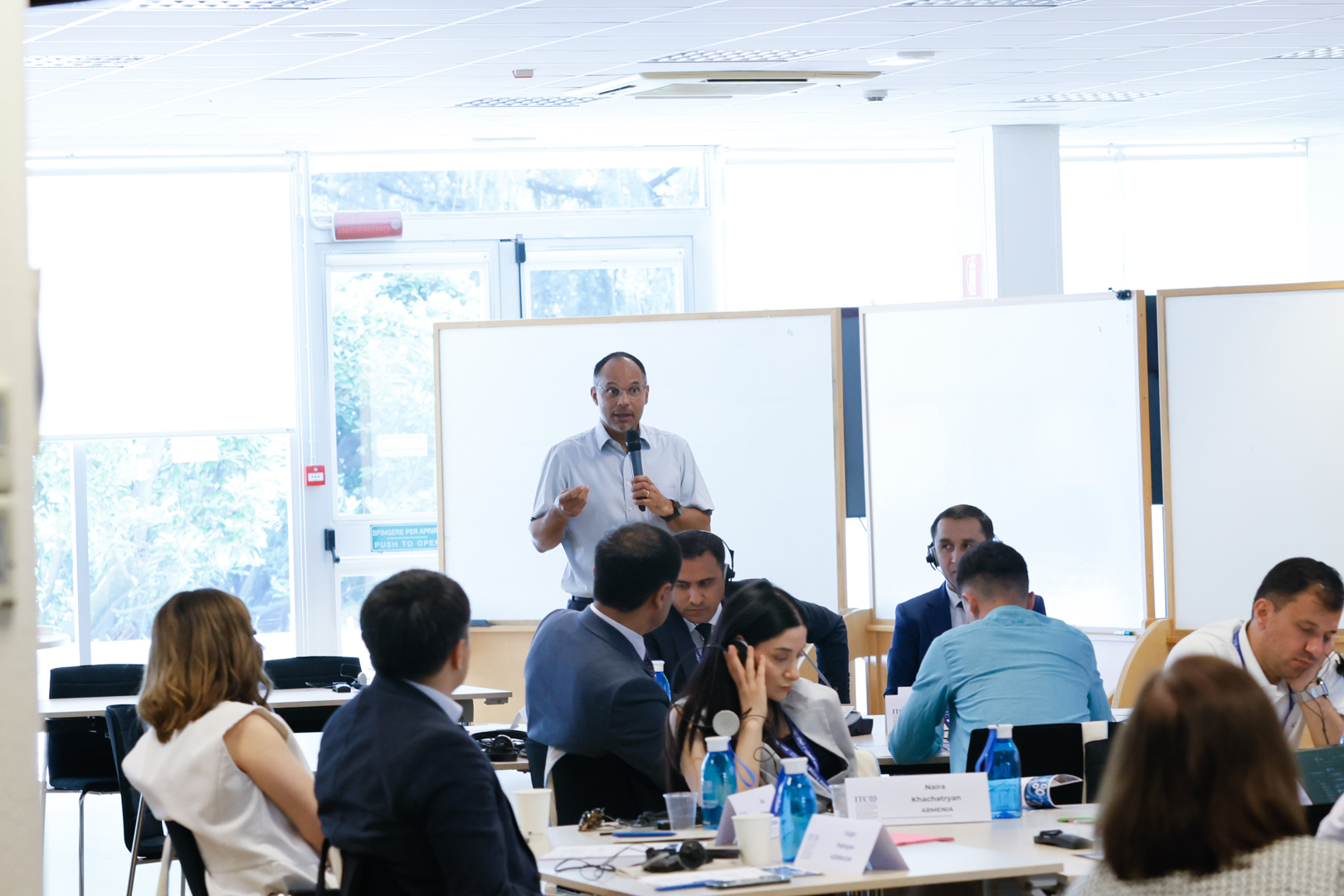 Luis Frota speaking at an international conference on digital transformation